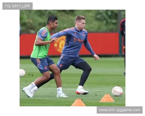 曼联面临密集赛程考验,卢克·肖与卡塞米罗身体状况成隐忧 曼联面临密集赛程考验,卢克·肖与卡塞米罗身体状况成隐忧