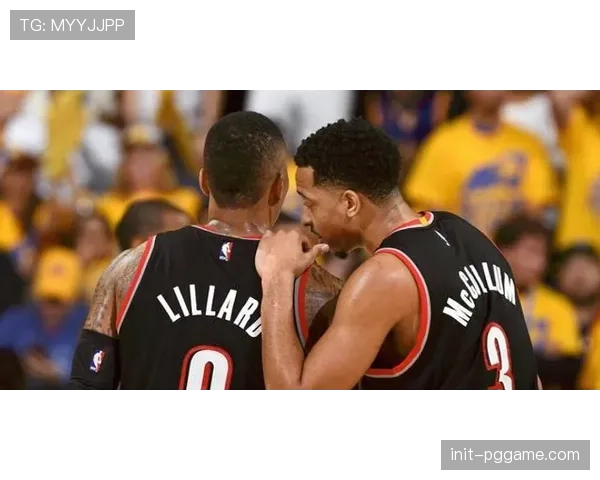 动态:开拓者考虑让亨德森与夏普更多时间搭档后场